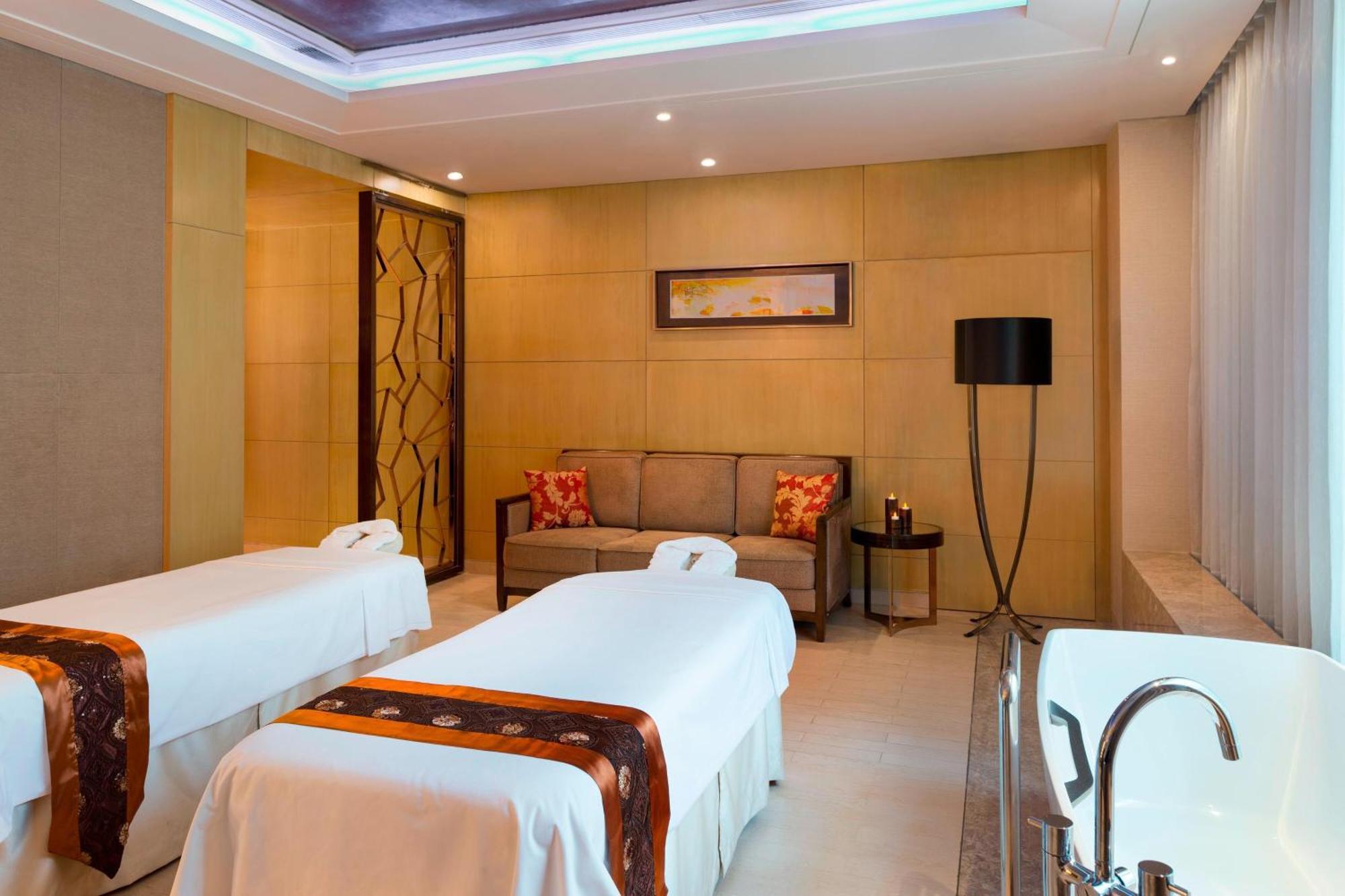 Sheraton Changchun Jingyuetan Hotel Dış mekan fotoğraf
