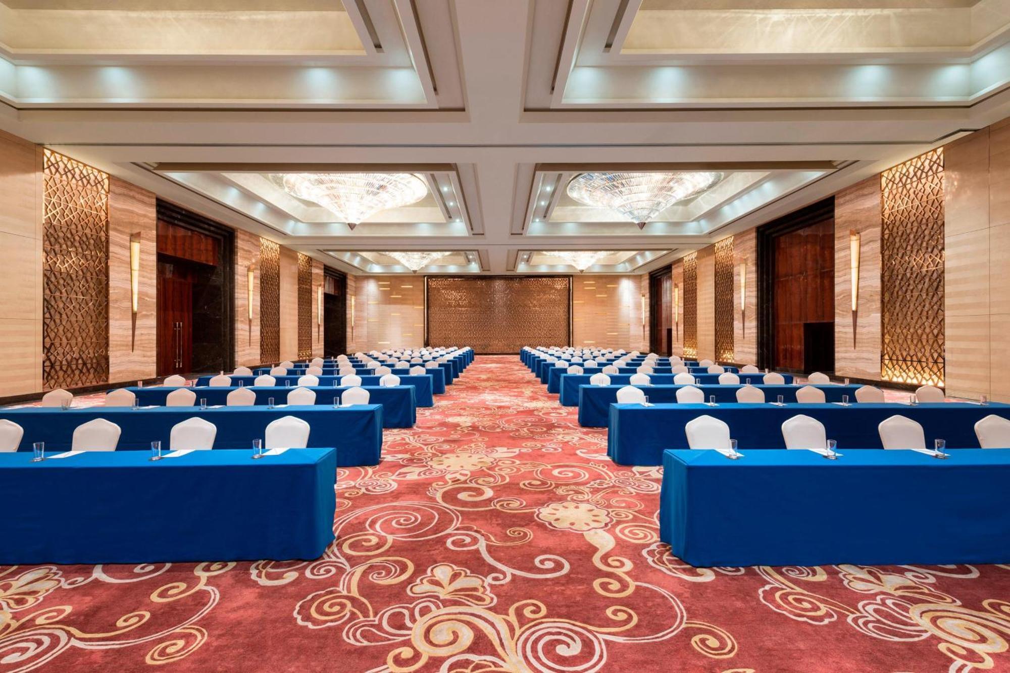 Sheraton Changchun Jingyuetan Hotel Dış mekan fotoğraf