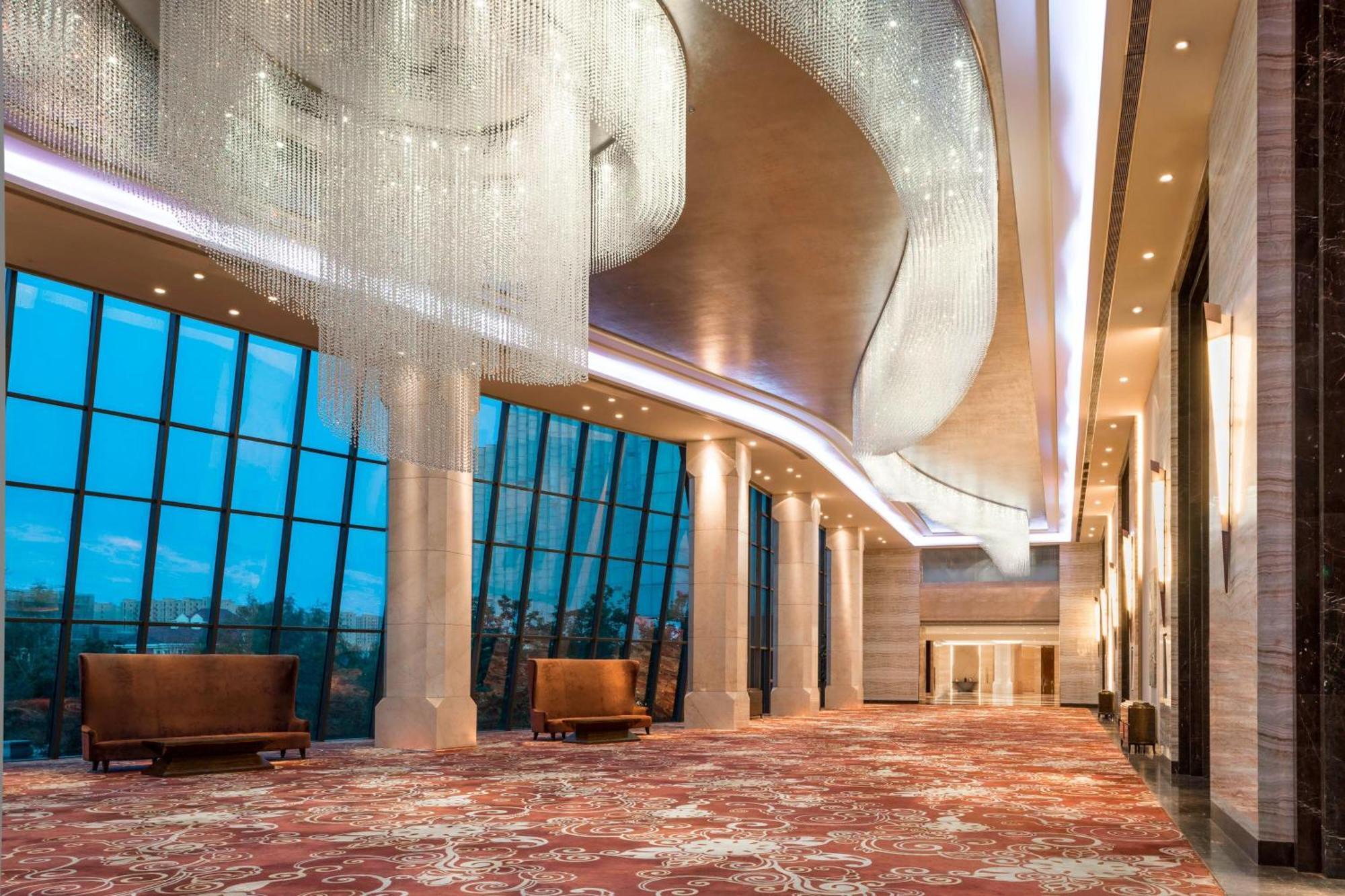 Sheraton Changchun Jingyuetan Hotel Dış mekan fotoğraf