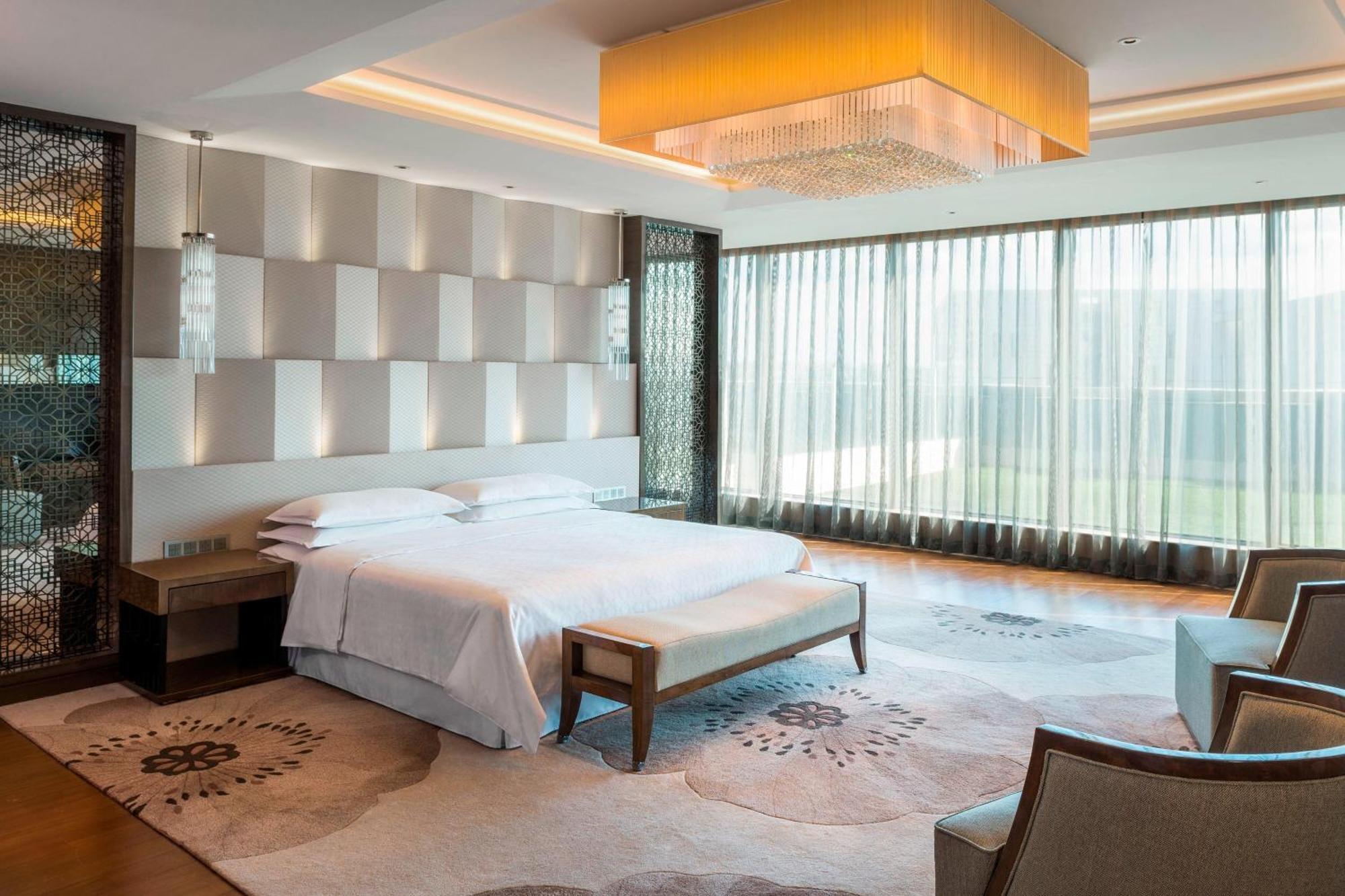 Sheraton Changchun Jingyuetan Hotel Dış mekan fotoğraf