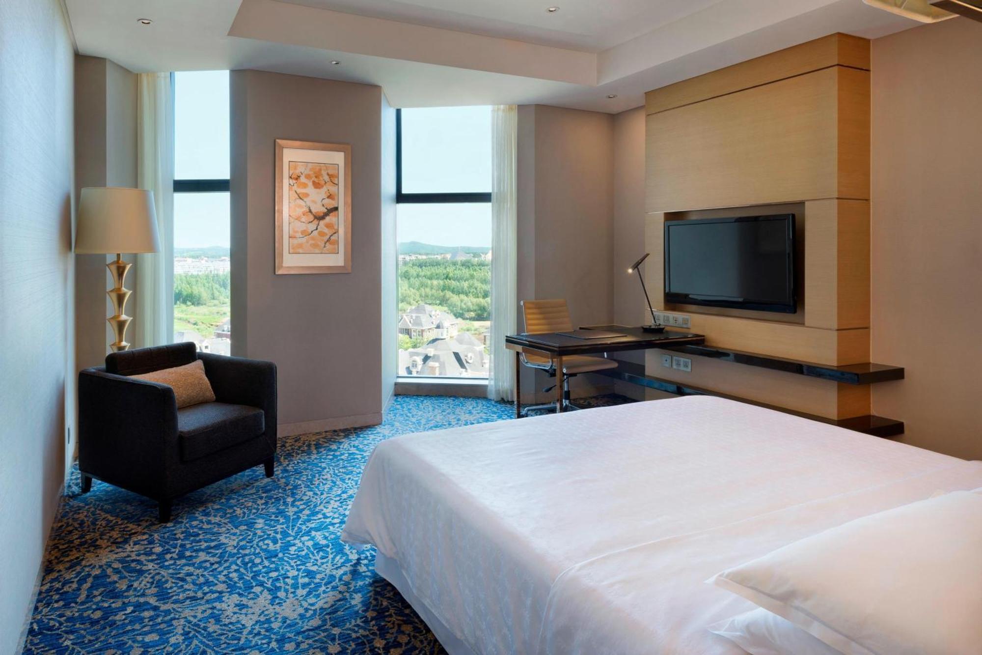 Sheraton Changchun Jingyuetan Hotel Dış mekan fotoğraf