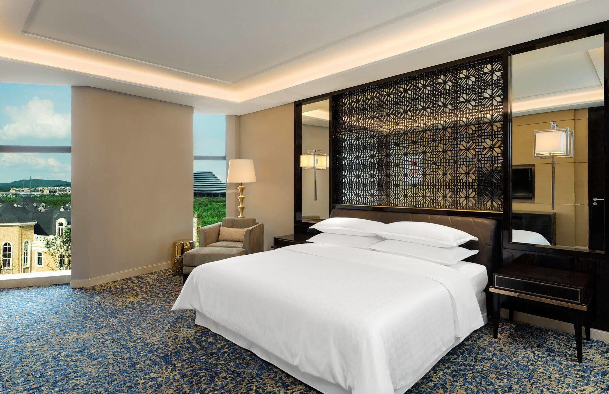 Sheraton Changchun Jingyuetan Hotel Dış mekan fotoğraf