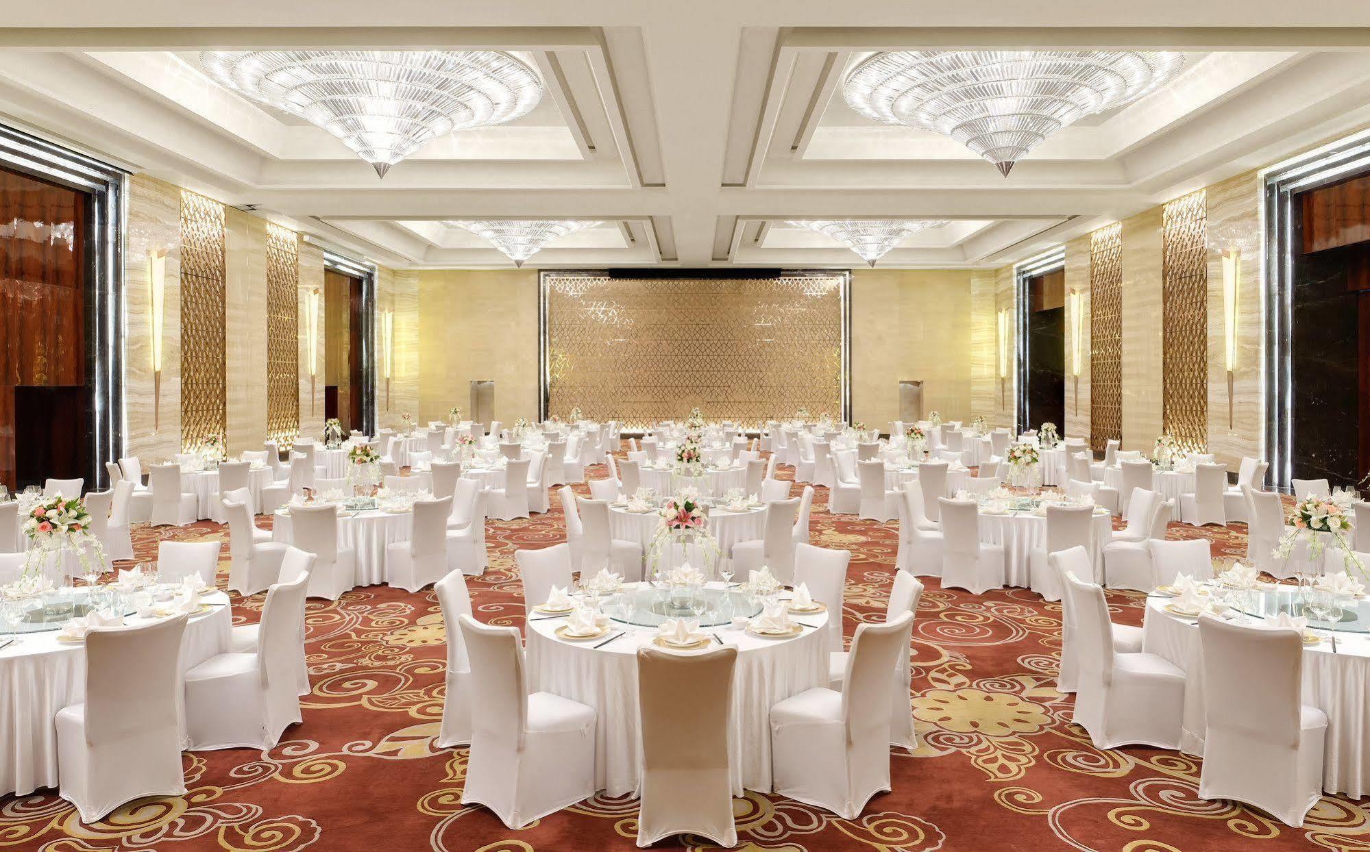 Sheraton Changchun Jingyuetan Hotel Dış mekan fotoğraf